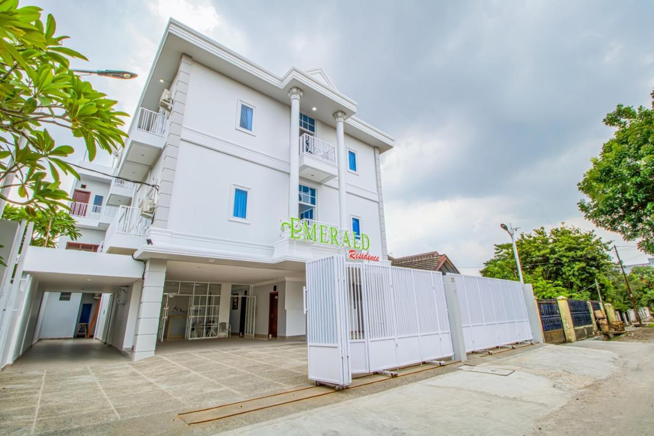 Emerald Residence 棉兰 外观 照片